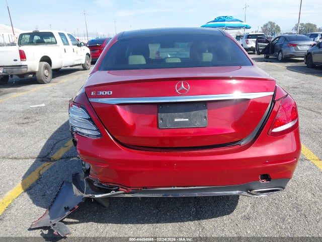 Mercedes-Benz E 300 2019 WDDZF4JB7KA527646 Image 16
