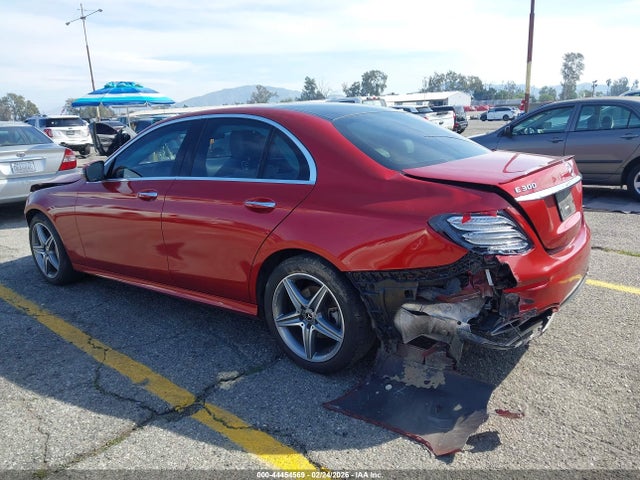 Mercedes-Benz E 300 2019 WDDZF4JB7KA527646 Image 3