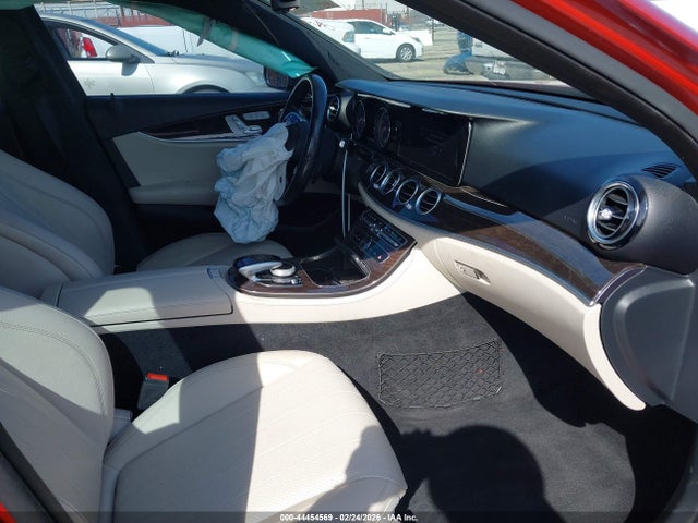 Mercedes-Benz E 300 2019 WDDZF4JB7KA527646 Image 5