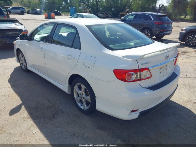 2013 TOYOTA COROLLA 5YFBU4EE0DP185770 Photo 2