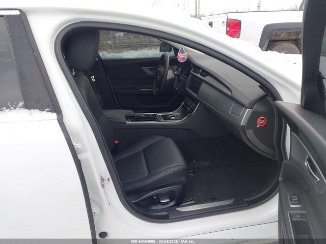2020 JAGUAR XF SAJBJ4FX2LCY83380 Photo 4