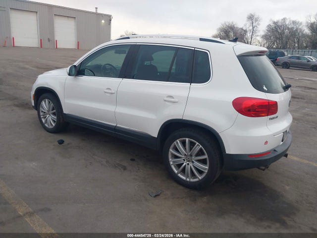 2012 VOLKSWAGEN TIGUAN WVGBV7AX4CW518169 Photo 2
