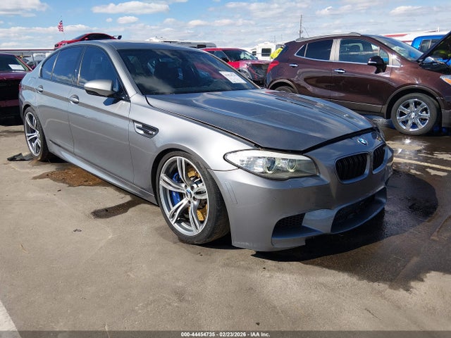 2013 BMW M5 WBSFV9C58DD097043
