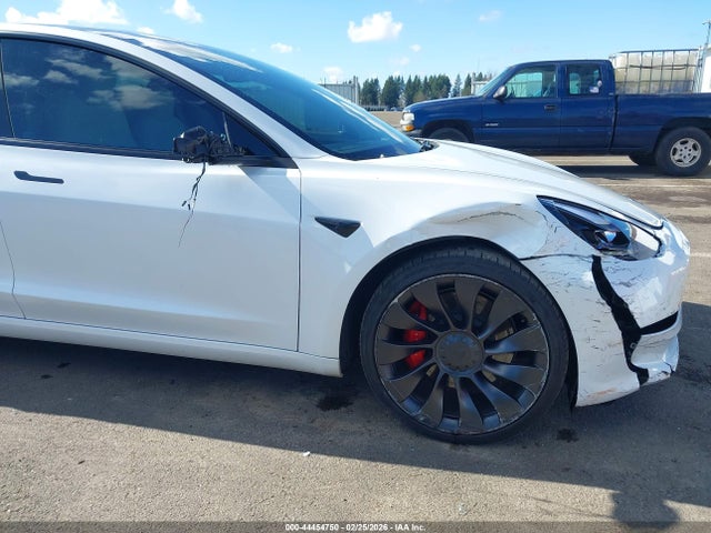 2023 Tesla Model 3 Performance Dual Motor All-wheel Drive მანქანა იყიდება აუქციონზე, vin: 5YJ3E1EC3PF707743, აუქციონის ნომერი: 44454750