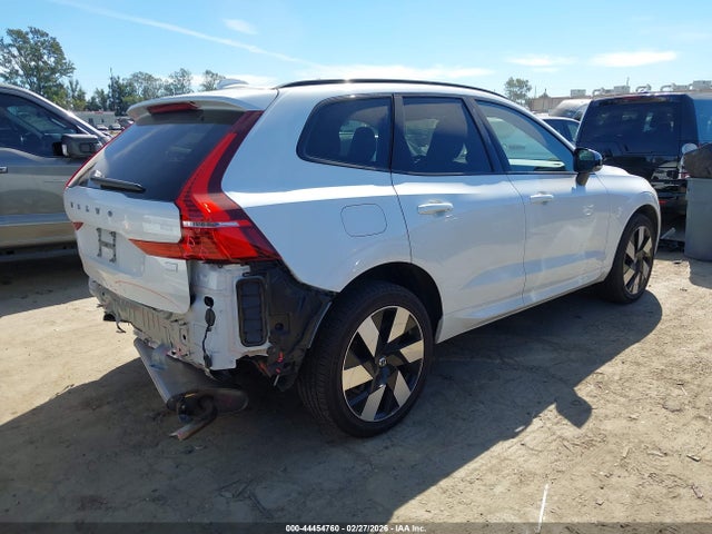 2024 VOLVO XC60 RECHARGE PLUG-IN HYBRID YV4H60DL1R1933867 Photo 3