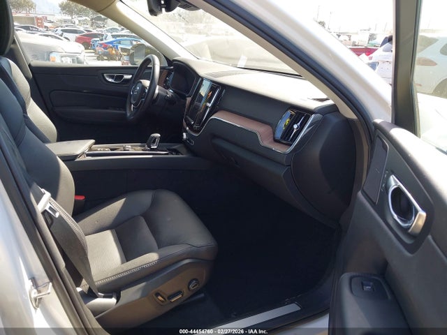 2024 VOLVO XC60 RECHARGE PLUG-IN HYBRID YV4H60DL1R1933867 Photo 4