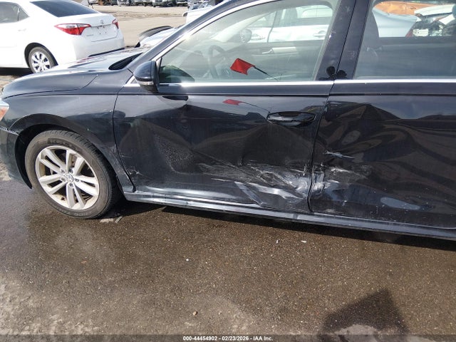Продаж на аукціоні авто 2020 Volkswagen Passat 2.0t Se, vin: 1VWSA7A36LC015223, номер лоту: 44454902