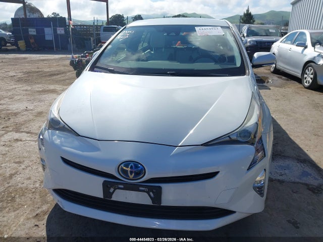 JTDKARFU5G3503035 Toyota Prius Three Touring