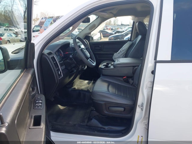 44454949 :رقم المزاد ، 1C6RR6FG3KS538064 vin ، 2019 Ram 1500 Classic Tradesman  4x2 6'4 Box مزاد بيع