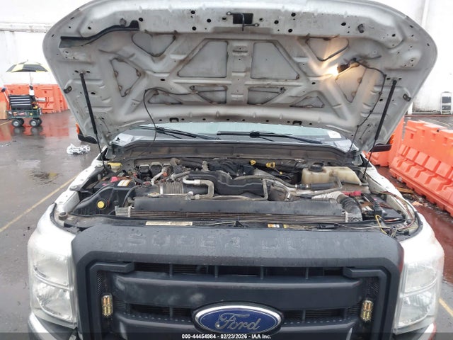Ford F-350 Chassis Xl 2014 1FD8W3HT9EEB70395 Image 9