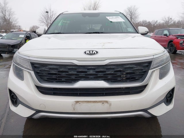2021 Kia Seltos S Turbo მანქანა იყიდება აუქციონზე, vin: KNDEUCA20M7103220, აუქციონის ნომერი: 44454991