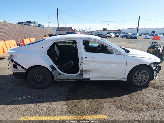 KMHLM4DJ0SU157594 Hyundai Elantra Hybrid Blue