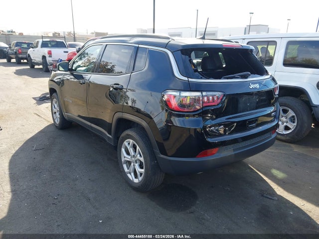 Jeep Compass Latitude 4x4 2024 3C4NJDBN3RT153782 Image 3