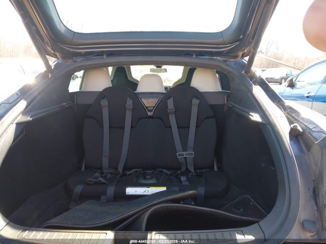 44455252 :رقم المزاد ، 5YJSA1H49FF083988 vin ، 2015 Tesla Model S 85d/p85d مزاد بيع