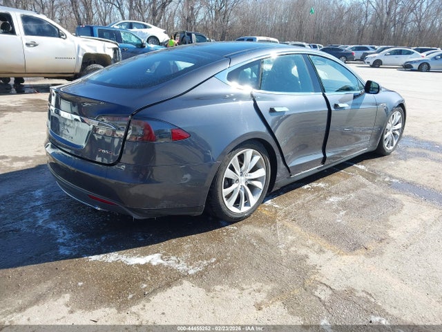 44455252 :رقم المزاد ، 5YJSA1H49FF083988 vin ، 2015 Tesla Model S 85d/p85d مزاد بيع