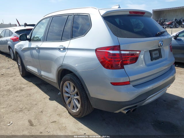 2016 BMW X3 5UXWX9C53G0D76026 Photo 2