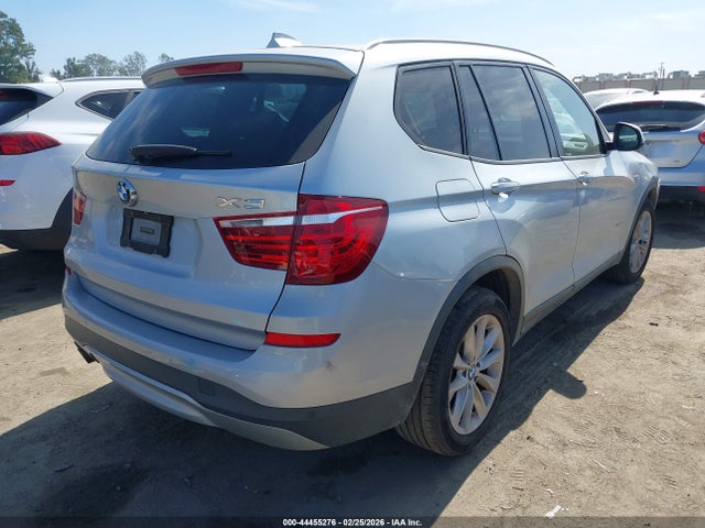 2016 BMW X3 5UXWX9C53G0D76026 Photo 3