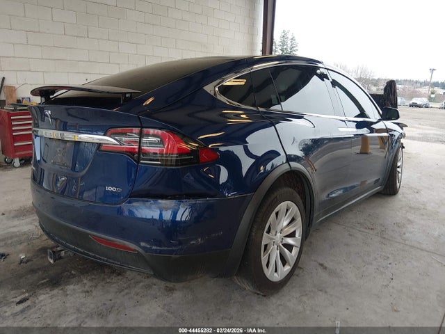 2017 Tesla Model X 100d/75d/90d მანქანა იყიდება აუქციონზე, vin: 5YJXCBE23HF065675, აუქციონის ნომერი: 44455282