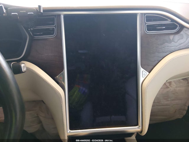 2017 Tesla Model X 100d/75d/90d მანქანა იყიდება აუქციონზე, vin: 5YJXCBE23HF065675, აუქციონის ნომერი: 44455282