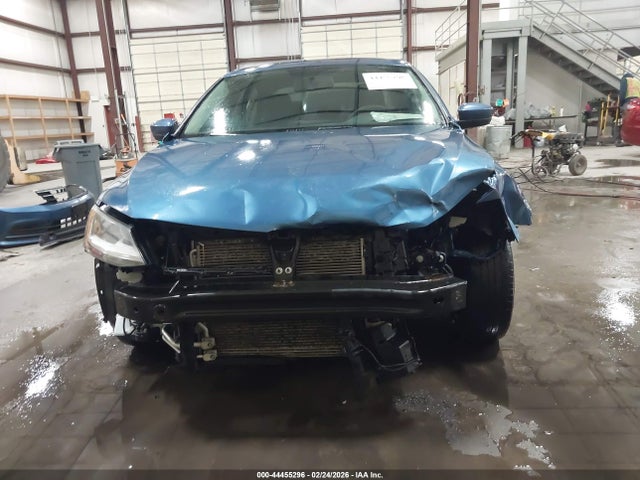 2017 Volkswagen Jetta 1.4t S მანქანა იყიდება აუქციონზე, vin: 3VW2B7AJ1HM256088, აუქციონის ნომერი: 44455296