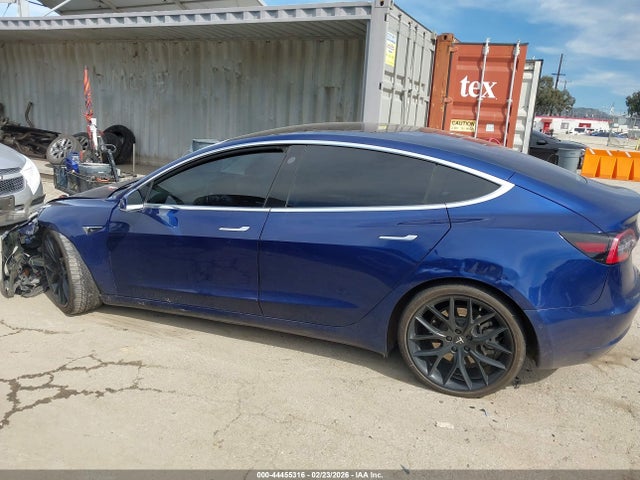 Продаж на аукціоні авто 2018 Tesla Model 3 Long Range/mid Range, vin: 5YJ3E1EA3JF044941, номер лоту: 44455316