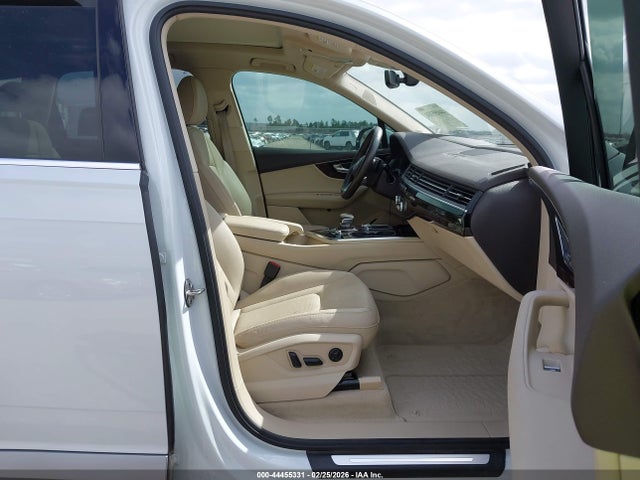 2019 AUDI Q7 WA1VAAF70KD021725 Photo 4