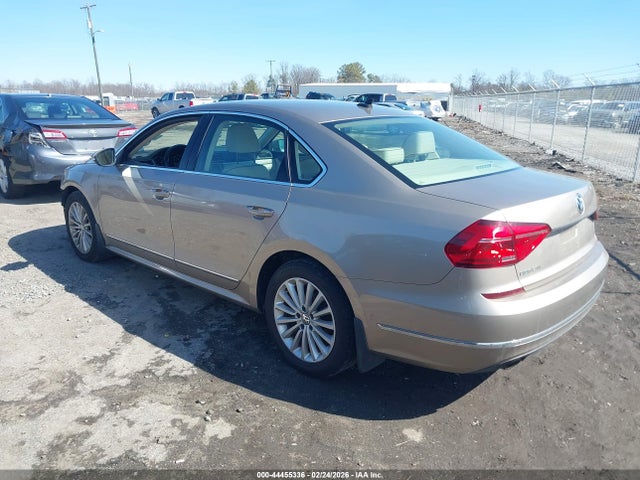 1VWBT7A34GC054053 Volkswagen Passat 1.8t Se