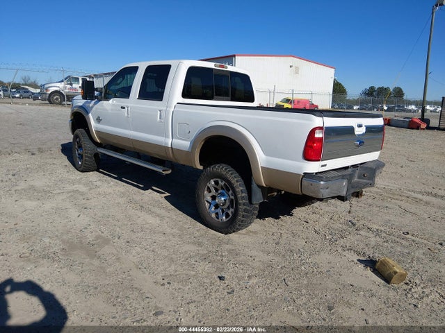 2011 FORD F-250 1FT7W2BT5BEC92573 Photo 2