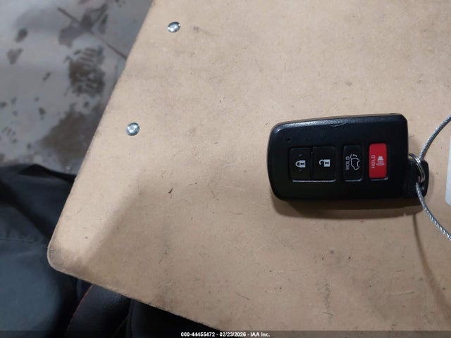2T3JFREV5GW419284 Toyota RAV4 SE