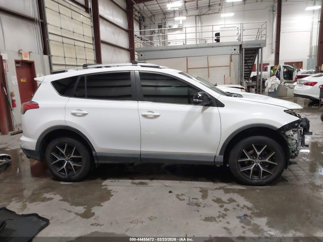 2T3JFREV5GW419284 Toyota RAV4 SE