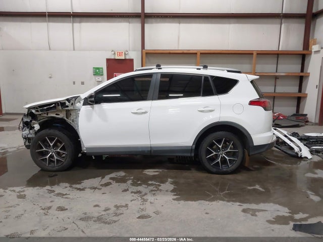 2T3JFREV5GW419284 Toyota RAV4 SE