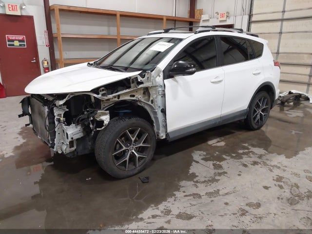 2T3JFREV5GW419284 Toyota RAV4 SE