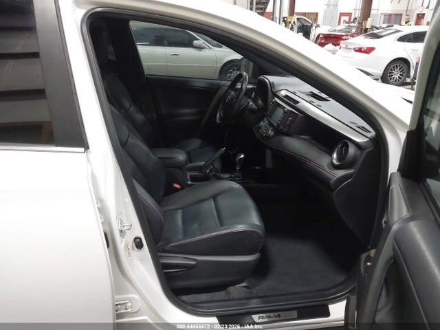 2T3JFREV5GW419284 Toyota RAV4 SE