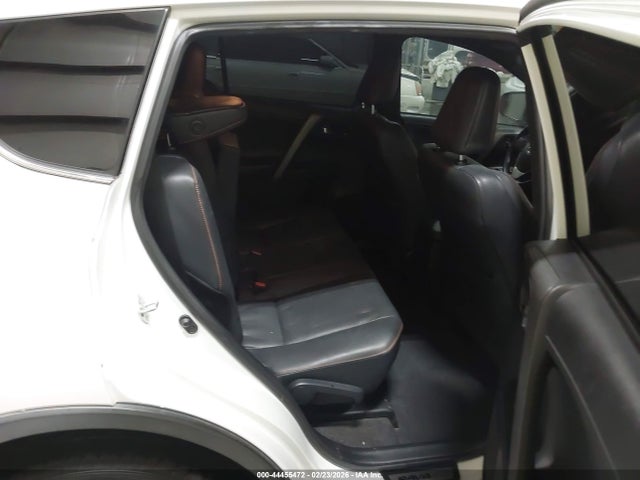 2T3JFREV5GW419284 Toyota RAV4 SE