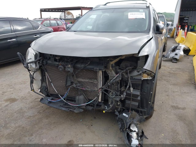 JN8AT2MV9GW132697 Nissan ROGUE SV