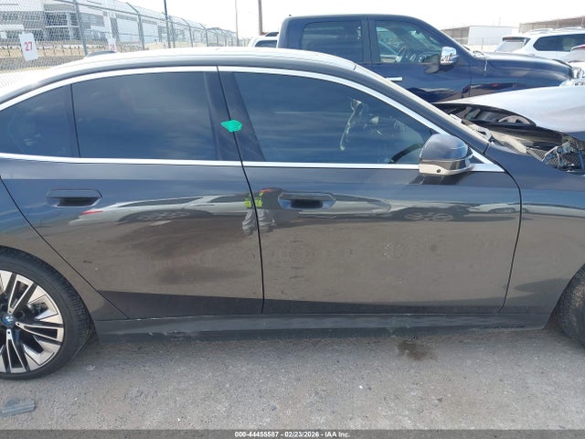 44455587 :رقم المزاد ، WBY33FK04RCR61814 vin ، 2024 Bmw I5 Edrive40 مزاد بيع