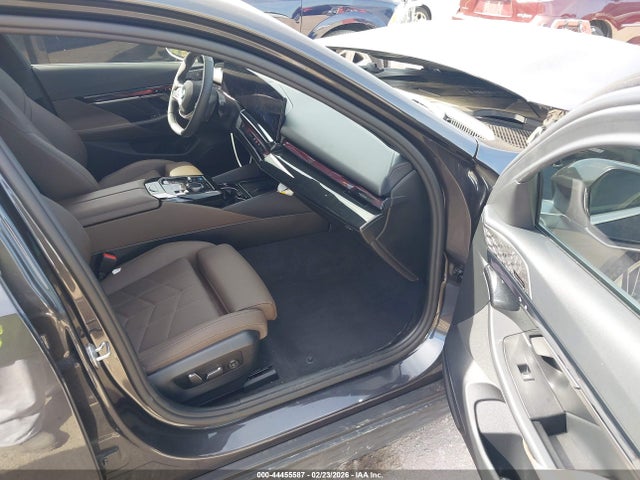 44455587 :رقم المزاد ، WBY33FK04RCR61814 vin ، 2024 Bmw I5 Edrive40 مزاد بيع