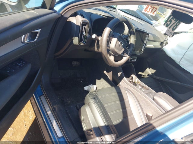 2024 VOLVO XC40 YV4L12UK7R2222566 Photo 4