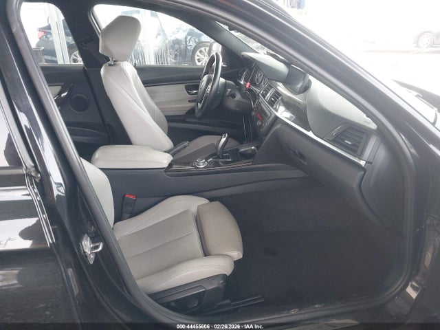 44455606 :رقم المزاد ، WBA3B3C51DF538612 vin ، 2013 Bmw 328i Xdrive مزاد بيع