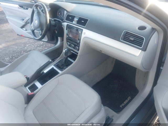44455626 :رقم المزاد ، 1VWBP7A35CC059423 vin ، 2012 Volkswagen Passat 2.5l Se مزاد بيع