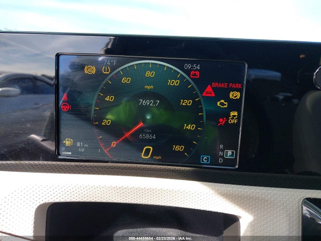 WDD3G4EB0KW023195 Mercedes-Benz A 220