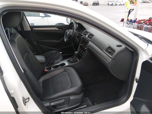 1VWBP7A37EC012297 Volkswagen Passat 2.5l Se