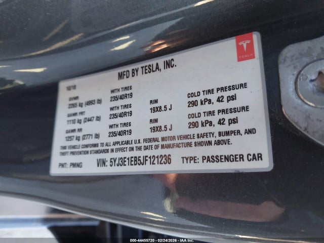 5YJ3E1EB5JF121236 Tesla Model 3 Long Range/performance