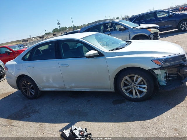 44455731 :رقم المزاد ، 1VWAA7A31MC018236 vin ، 2021 Volkswagen Passat 2.0t S مزاد بيع