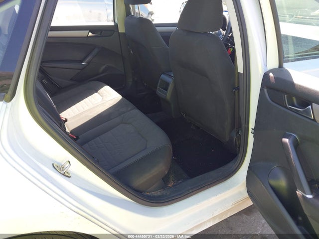 44455731 :رقم المزاد ، 1VWAA7A31MC018236 vin ، 2021 Volkswagen Passat 2.0t S مزاد بيع