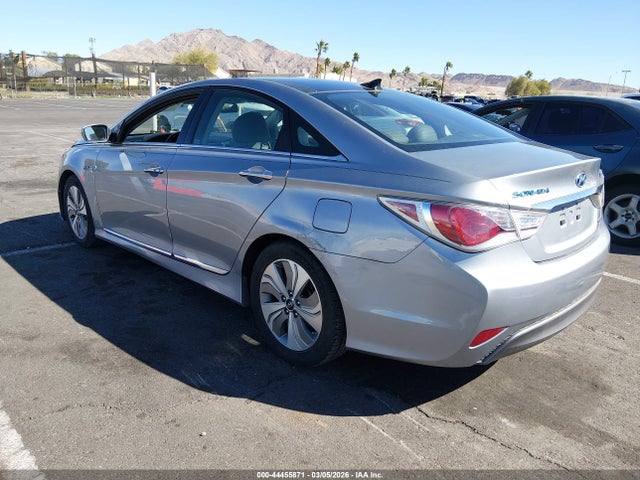 Hyundai Sonata Hybrid Limited 2015 KMHEC4A4XFA132462 Image 3