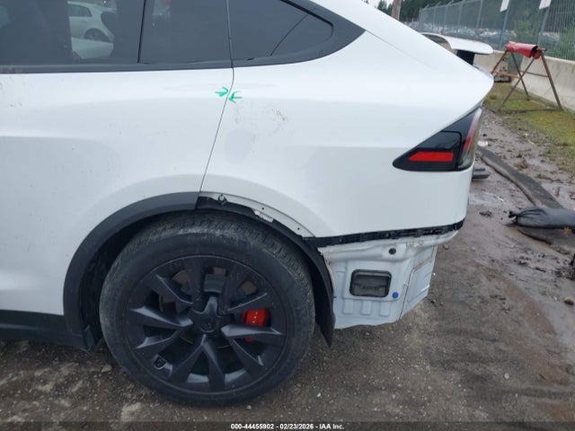 2022 Tesla Model X Dual Motor All-wheel Drive მანქანა იყიდება აუქციონზე, vin: 7SAXCAE51NF357196, აუქციონის ნომერი: 44455902