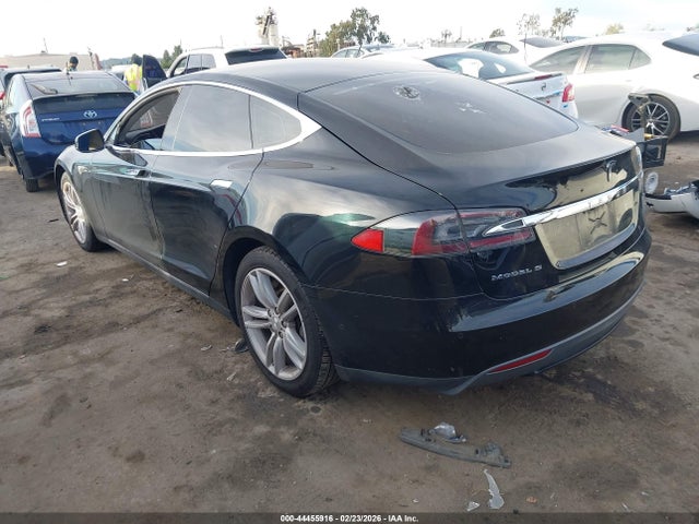 2015 TESLA MODEL S 5YJSA1S17FFP63662 Photo 2