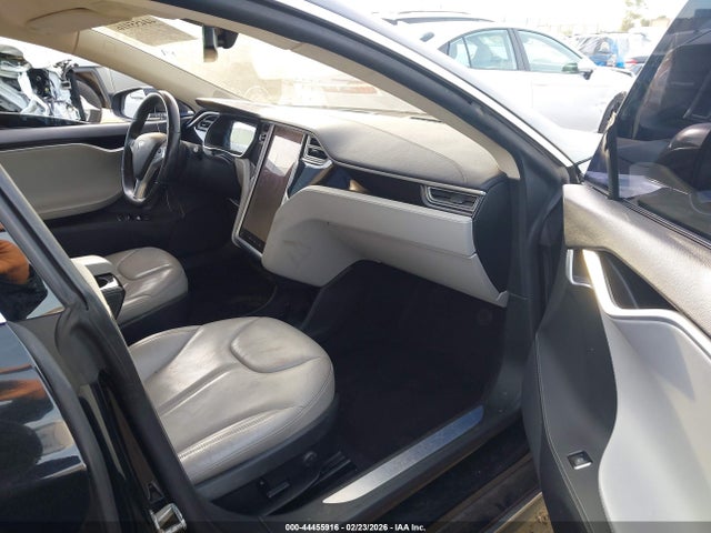 2015 TESLA MODEL S 5YJSA1S17FFP63662 Photo 4