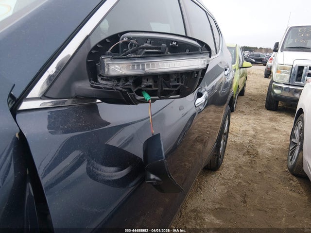 5N1AT2MV0FC792697 Nissan Rogue Sl
